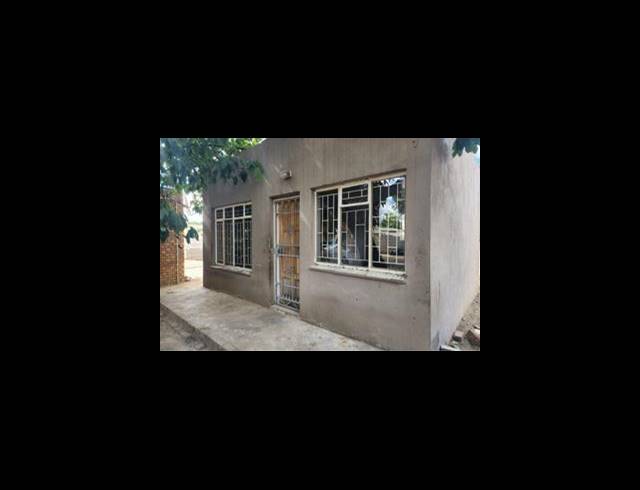 3 BEDROOM HOUSE FOR SALE IN OOS EINDE